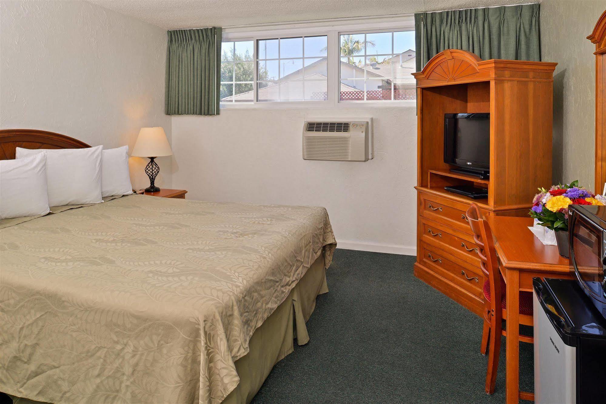 Americas Best Value Inn Loma Lodge Сан-Диего Экстерьер фото