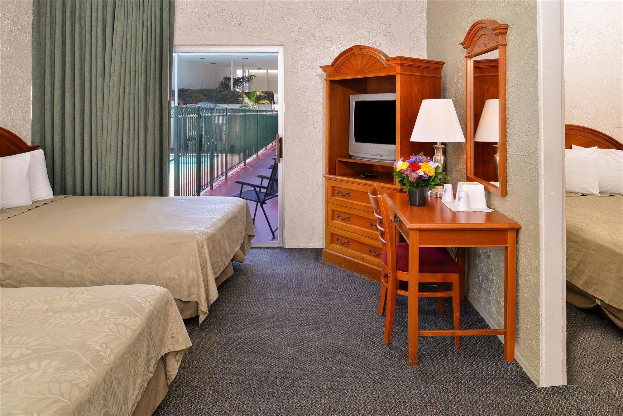 Americas Best Value Inn Loma Lodge Сан-Диего Экстерьер фото